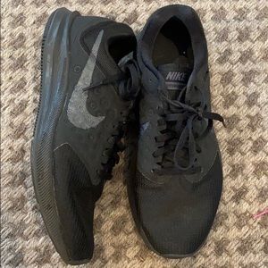 Black Nike Shoes- size 8.5